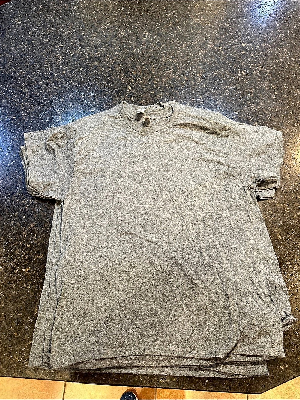 Six Gildan Men's Gray Cotton T-Shirt Size Large New